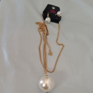 Elegant Gold and Pearl Jewelry Set